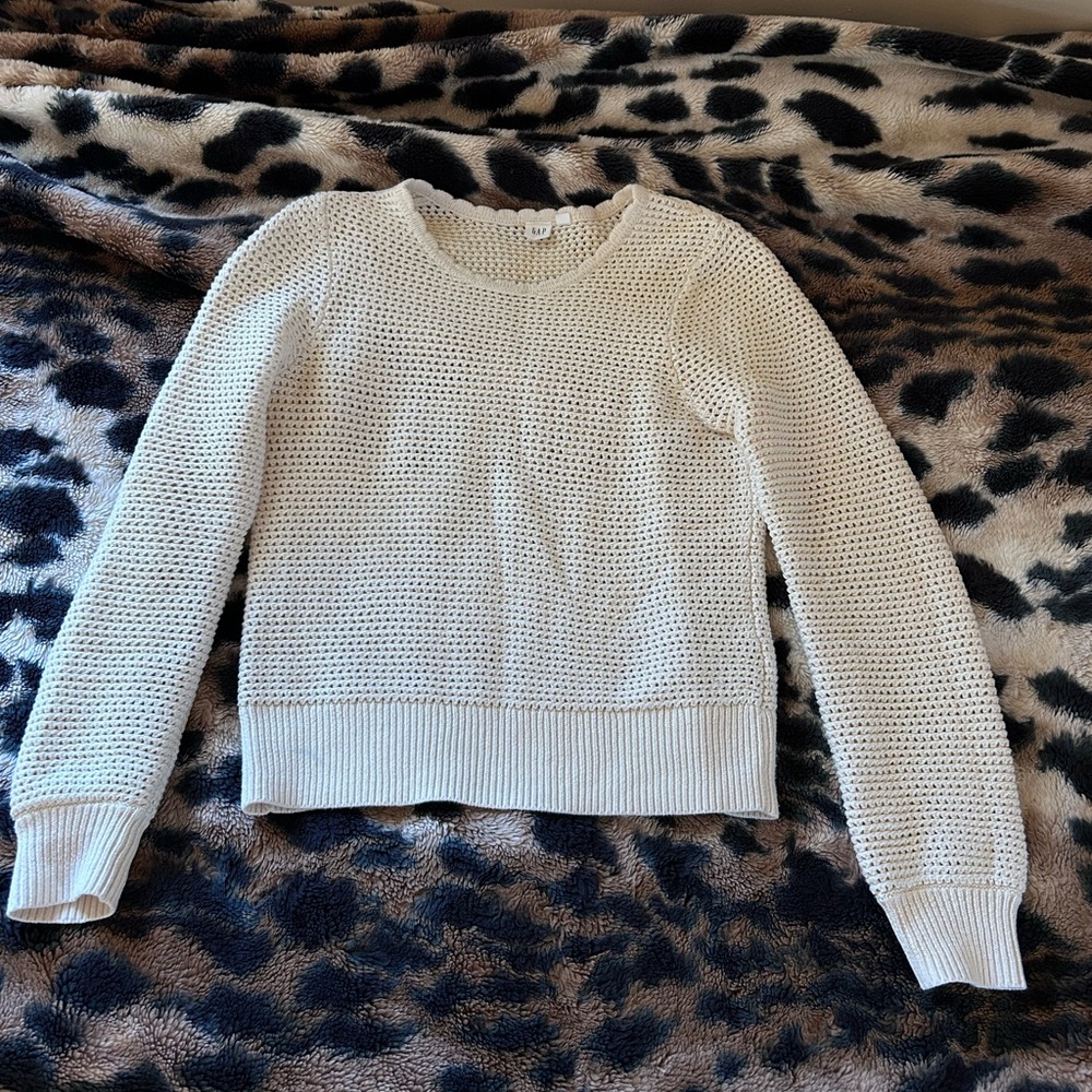 Ivory sweater size S. Brand Gap.